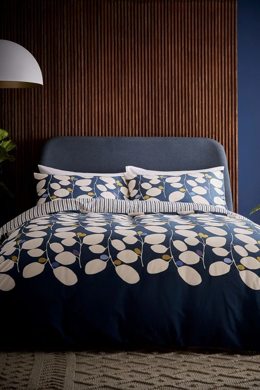 Image of Helena Springfield Helena Springfield 'Althea' Cotton Duvet Cover Set in Navy Size: Single Navy Single Unisex 5016709712545