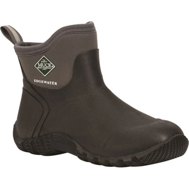 Image of Muck Boots Muck Boots Men 'Edgewater Classic 6Ankle' Wellingtons in Black Size: 4 Black 4 Male 0193715464165