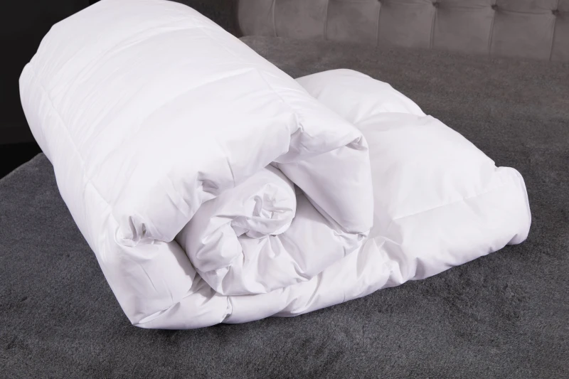Image of The Linen Consultancy The Linen Consultancy 'TLC 5 Star Hotel Concept' Softened Duck Feather 10.5 Tog Duvet in White Size: Super King White Super Ki