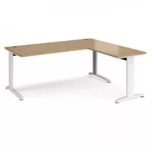 Image of TR10 desk 1800mm x 800mm with 800mm return desk - white frame and oak