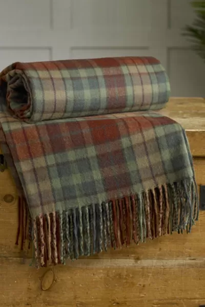 Image of Buchanan Evergreen Acrylic Throw 140 x 185 cm