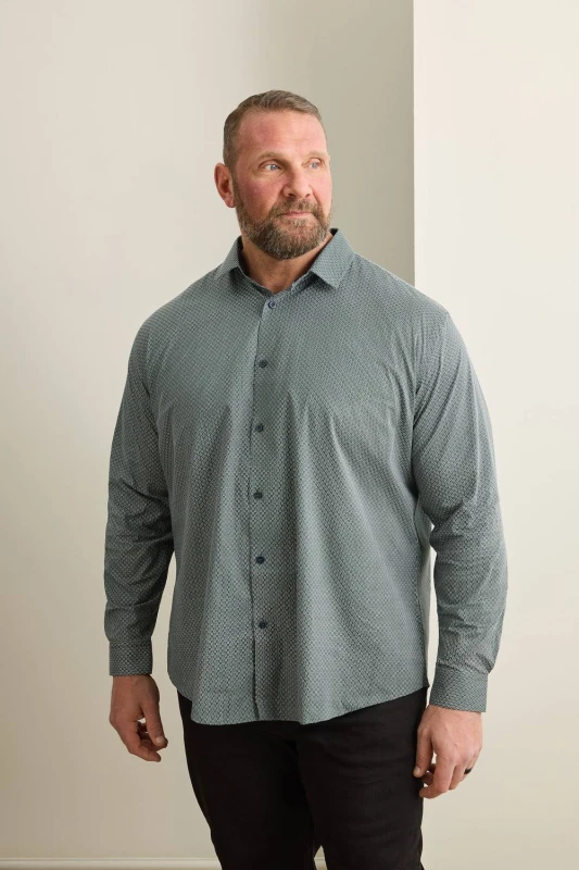 Image of BadRhino BadRhino Men Geometric Print Formal Shirt in Green Size: 24 in Green 24 in Male 5063111858750