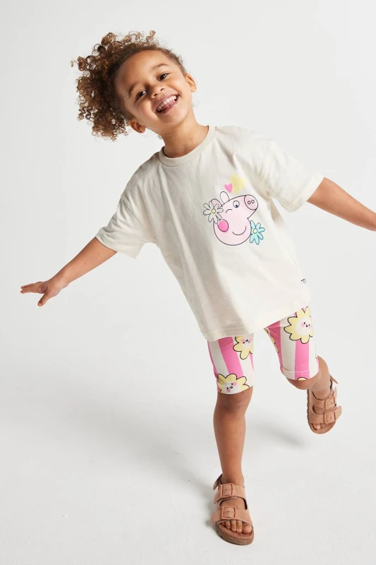 Image of Brand Threads Peppa Pig T-Shirt & Shorts Set Size: 4-5 Years Multicolor Unisex 4-5 Years