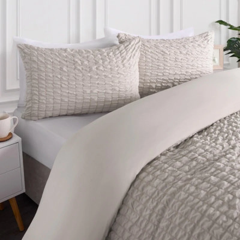 Image of OHS OHS Luxury Seersucker Duvet Cover Set Geo Pillowcase Quilt in Natural Size: Double Natural Double Unisex 5027434204823