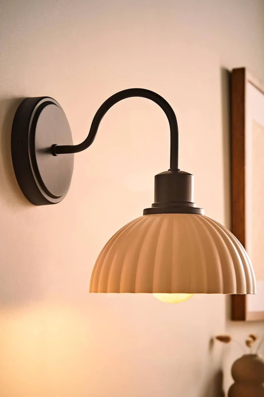 Image of ValueLights Bourton Cream Ribbed Dome Wall Light with Bulb in Black Unisex
