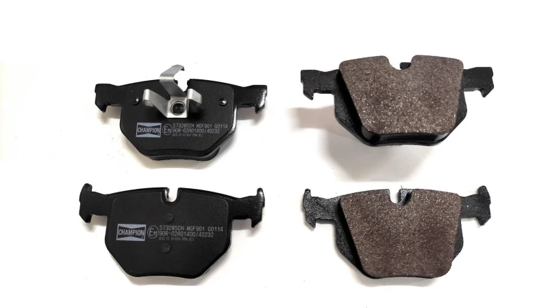 Image of Brake pad set CHAMPION 573285CH