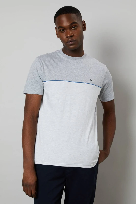 Image of Debenhams Debenhams Men Grey Lewiston Colourblock T-Shirt Size: 2X-Large Grey 2X-Large Male 5045749475615