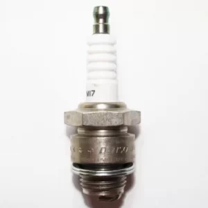 Image of 1x Denso Standard Spark Plugs M17 M17 067600-0320 0676000320 5002