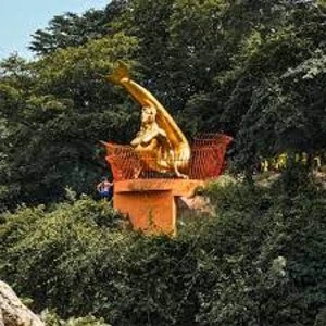 Image of Lamin Fofana Brancusi Sculpting Beyonce