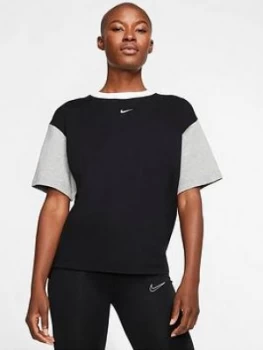Image of Nike NSW Essential Tee - Black Size M Women