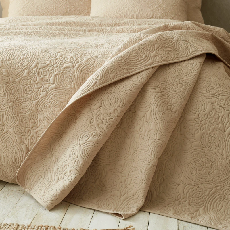 Image of Pineapple Elephant Casablanca Pinsonic Quilted 220cm x 230cm Bedspread Set Natural