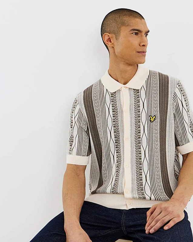 Image of Lyle & Scott Brocade Jacquard Short Sleeved Shirt Ice Cream/Khaki Ash M