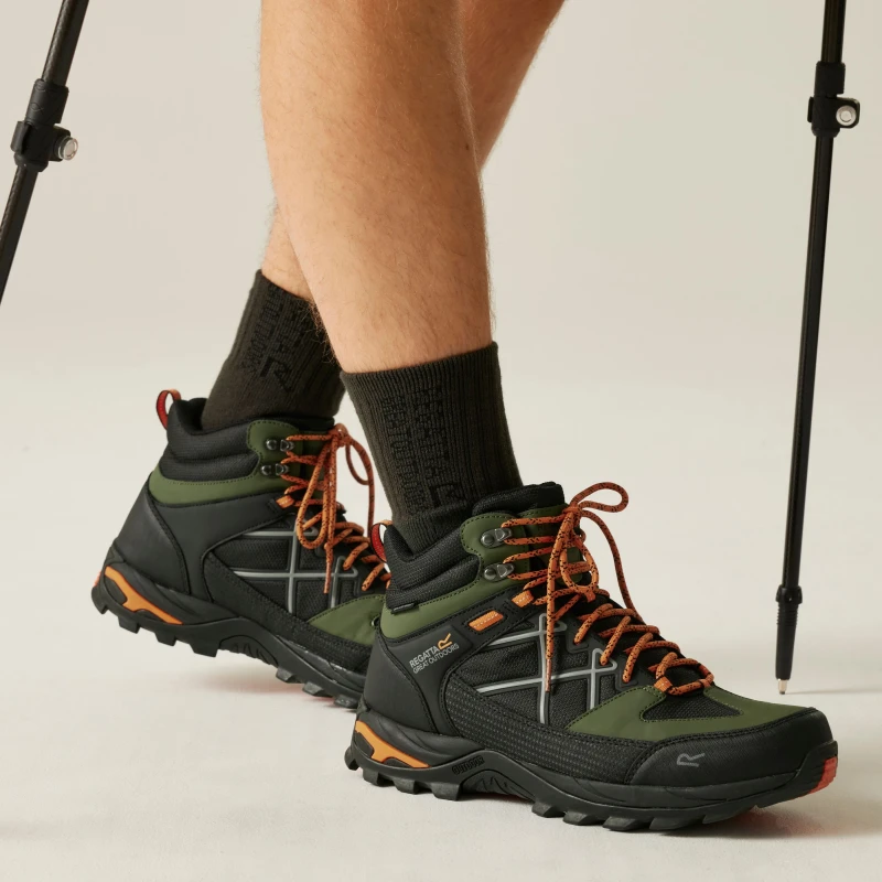 Image of Regatta Regatta Men 'Samaris III' Walking Boots in Green Size: 6 Green 6 Male 5063516022862