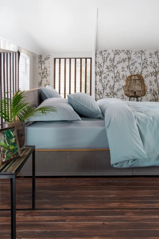 Image of The Lyndon Company The Lyndon Company Luxury 200 Thread Count 100% Cotton Fitted Sheets in Light Blue Size: Single Fitted Light Blue Single Fitted U