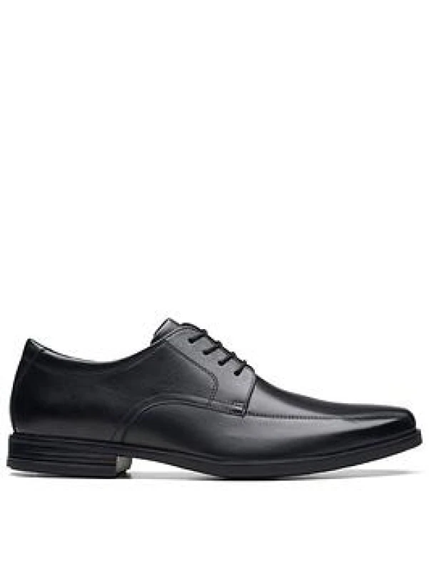 Image of Clarks Howard Shoes Moc Toe Shoes - Black 7
