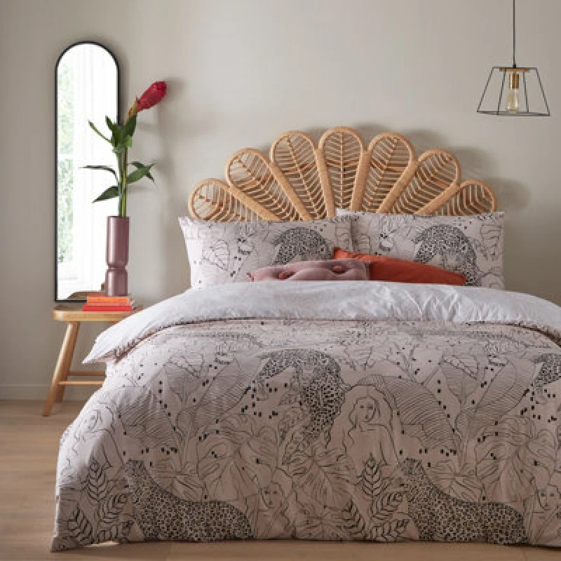 Image of Furn Furn Aurora Botanical Reversible Duvet Cover Set in Light Pink Size: Super King Light Pink Super King Unisex 5025532566522