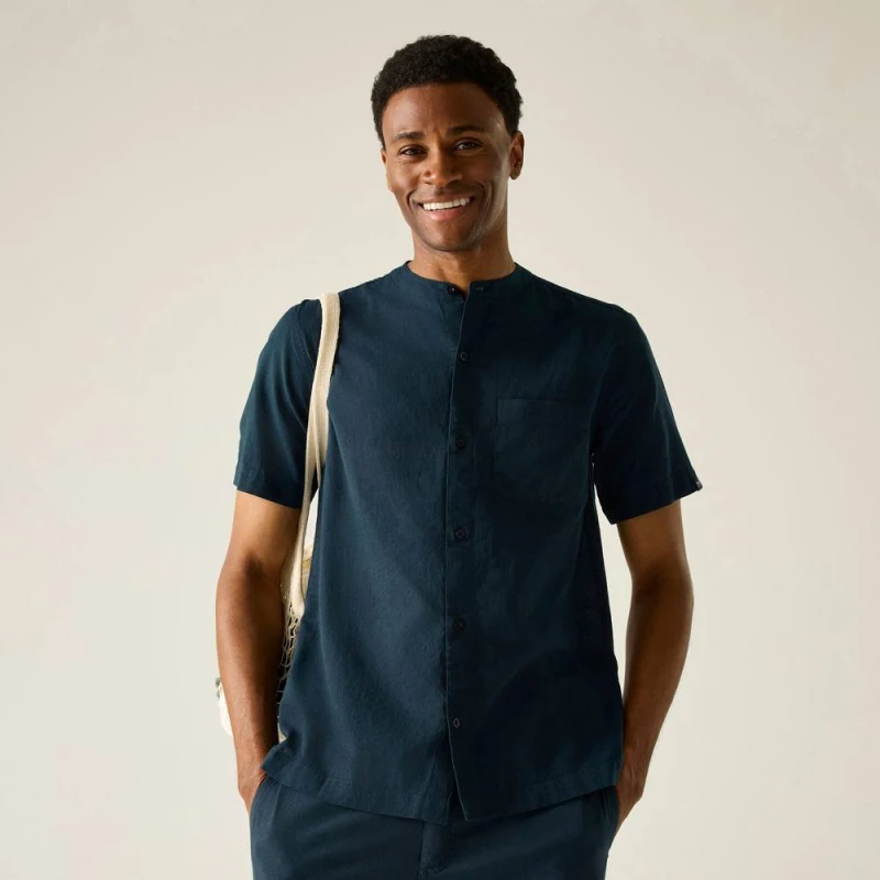 Image of Regatta Mens Lovrey Short Sleeved Nero Collared Shirt in Blue Size: Small Blue Male S