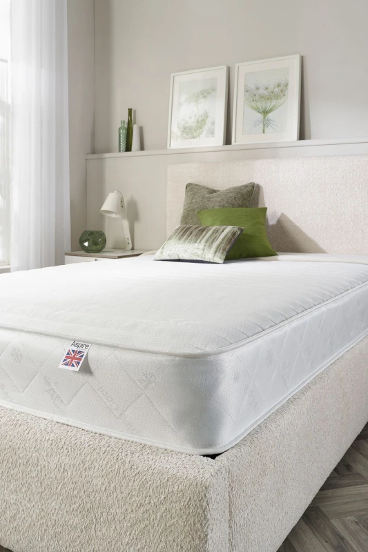 Image of Aspire Aspire Tri-Layer Natural Wool 900 Hybrid Mattress in White Size: Double White Double Unisex 5057632185501