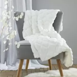 Image of Catherine Lansfield Cosy Diamond Geometric Tuffted Throw, White, 130 x 170 Cm