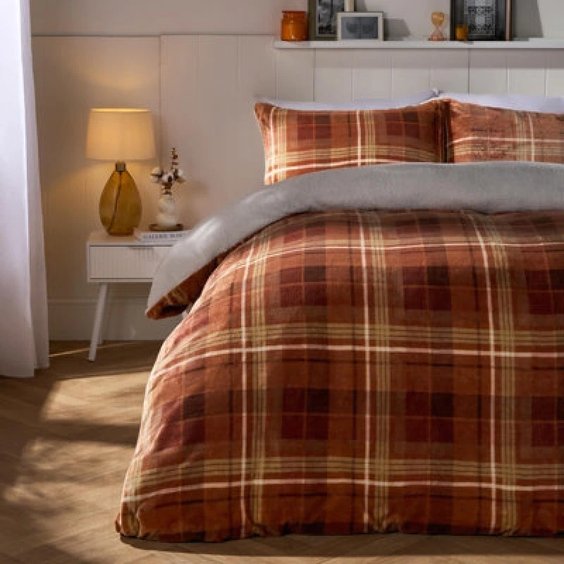 Image of OHS OHS Autumn Check Sherpa Fleece Thermal Duvet Cover Bedding Set in Burnt Orange Size: Double Burnt Orange Double Unisex 5027434222735