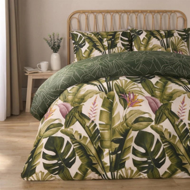 Image of OHS OHS Tropical Duvet Cover Set Leaves Reversible Soft Bedding Quilt in Green Size: Double Green Double Unisex 5027434204014