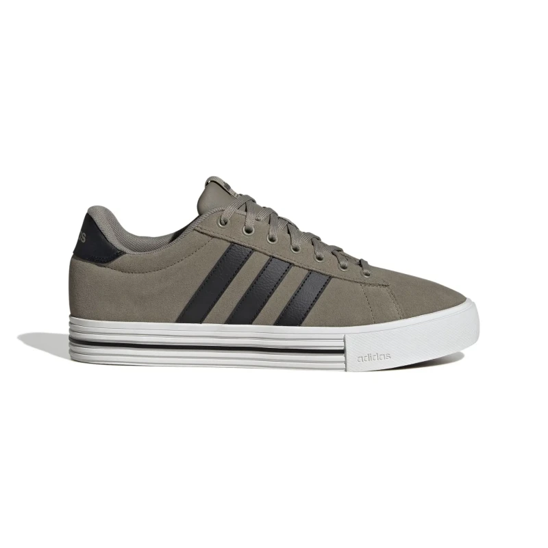 Image of adidas daily 4.0 trainers in Black & green Black & Green UK 10 (EU 44?)