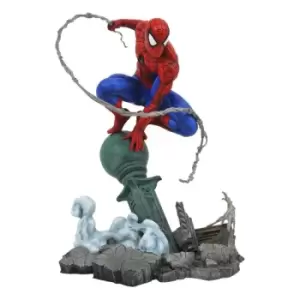 image of Marvel Comic Gallery PVC Statue Spider-Man Lamppost 25 cm