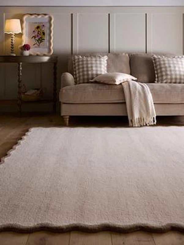 Image of Origins Scalloped Elsie Hand-Tufted Woollen Rug Natural - Origins - Size: 200X290 Natural 200X290 WB92909