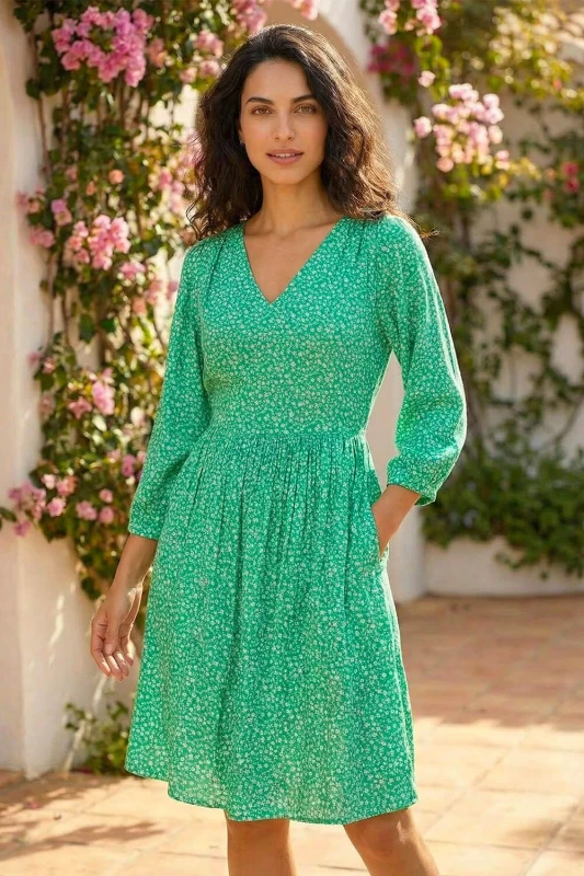 Image of Dusk Womens Ditsy Floral Print V-Neck Dress in Green Size: 12 Green Female 12