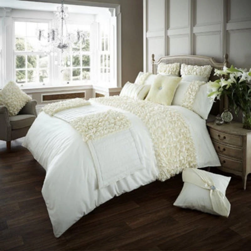 Image of Smart Living Smart Living Premium Polycotton Verina Duvet Cover With Pillowcases in Cream Size: Double Cream Double Unisex 5051346094562
