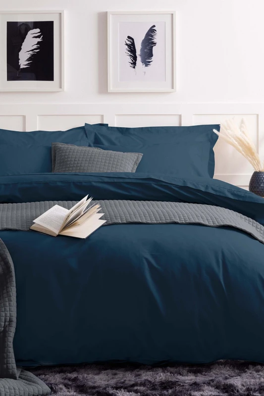 Image of Belledorm Easy Care 200 Thread Count Cotton Polyester Percale Duvet Cover in Navy Size: Double Navy Unisex Double