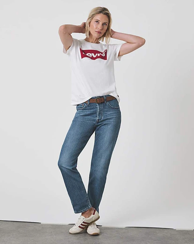 Image of Levis|Levis Levis 501 Crop Jeans - 28 Leg MID Wash - Levis - Size: 27/28 / UK 8 MID Wash Female 27/28 / UK 8 PV16501