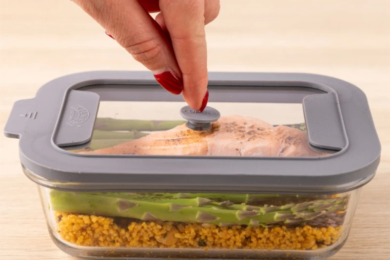 Image of Kilner New Fresh Storage Rectangle Container 630ml