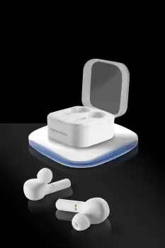 Image of Daewoo Air Buds and Charging Pad - White
