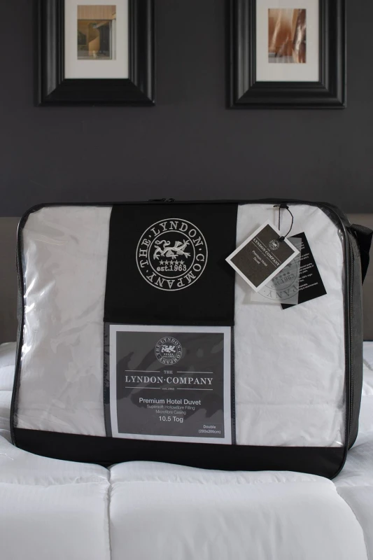Image of The Lyndon Company Hotel Premium Soft Touch 10.5 Tog All Year Round Duvet in White Size: Double White Unisex Double
