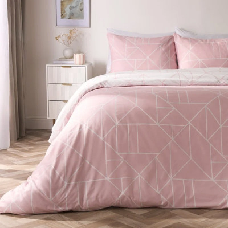 Image of OHS OHS Geometric Reversible Bedding Set Soft Duvet Cover with Pillowcase in Pink Size: Single Pink Single Unisex 5027434200139