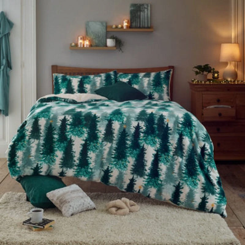 Image of Deyongs Deyongs Christmas Tree Fleece Duvet Cover Set with Cosy Sherpa Reverse - Festive Bedding Size: Single Multi Single Unisex 5054990144027