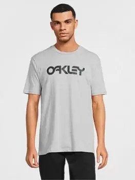 image of Oakley Oakley Mark Ii T-Shirt 2.0, Grey Size XL Men