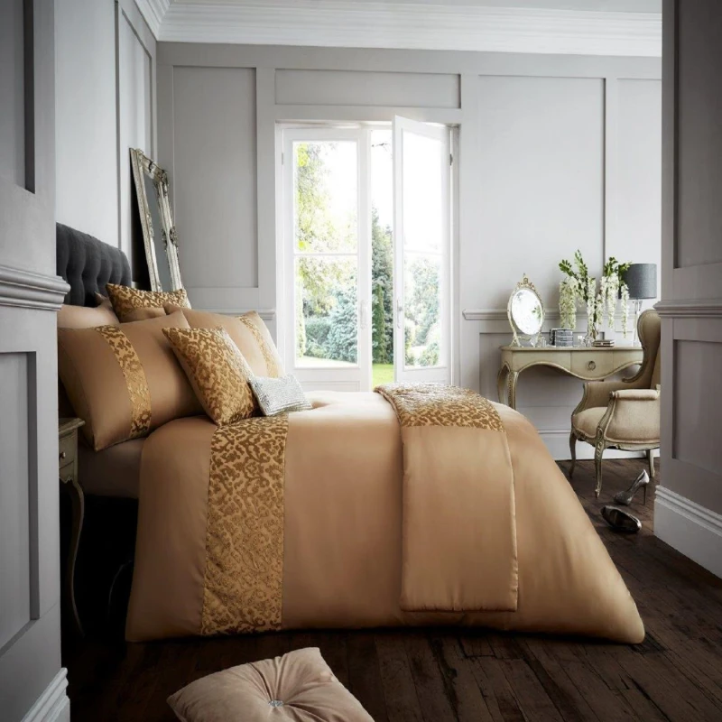 Image of Smart Living Smart Living Premium Venice Duvet Cover With Pillowcases in Gold Size: Double Gold Double Unisex 5051346120490