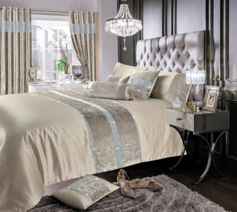 Image of Intimates Chic Bedroom Decor, Luxury Crushed Velvet & Faux Silk Duvet Cover Set With Pillowcases - Machine Washable Bed Linen - Natural