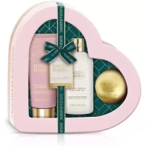 image of Baylis & Harding Jojoba, Vanilla & Almond Oil Luxury Bathing Gift Set