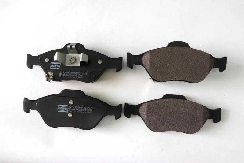 Image of Brake pad set CHAMPION 572576CH
