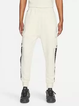 Image of Nike Nsw Repeat Fleece Cargo Pant, Beige, Size 2XL, Men