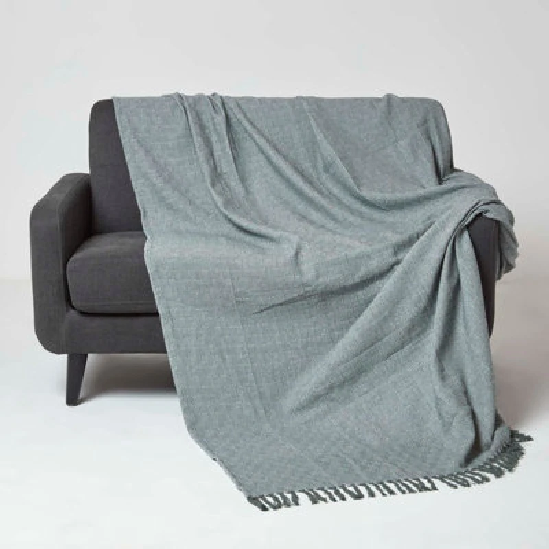 Image of Homescapes Malda Green & White Cotton Throw With Tassels 225 X 255 Cm