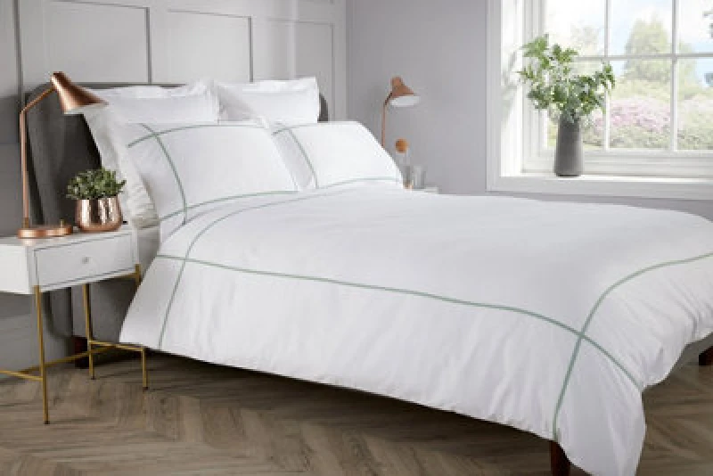 Image of Bellissimo Home Bellissimo Home Super King Size Sage Criss Cross 400 Thread Count Duvet Set - White - Wilko White