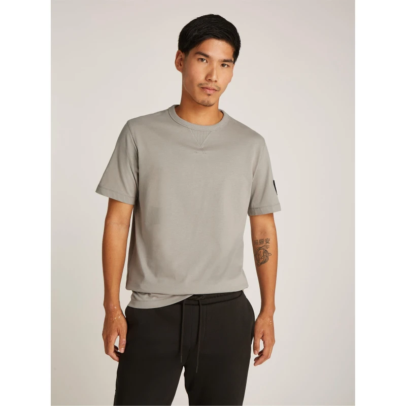 Image of Calvin Klein Jeans Badge T-Shirt - Grey Grey 2XL