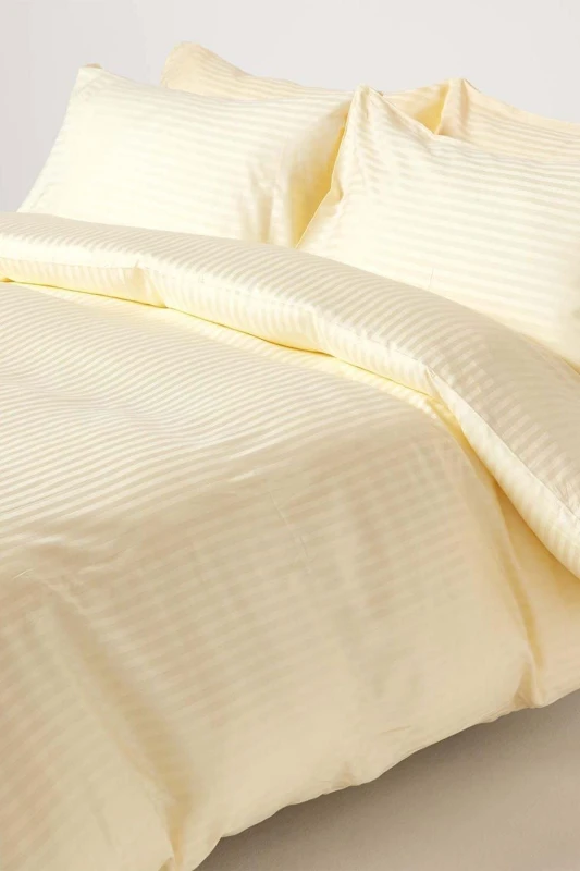 Image of Homescapes Pastel Yellow Egyptian Cotton Duvet Cover And Pillowcases 330 Tc, Double