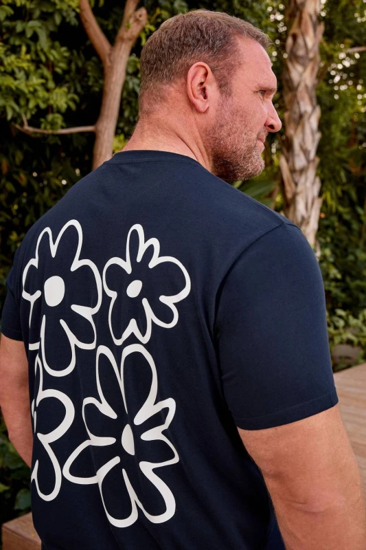 Image of BadRhino BadRhino Men Flower Graphic T-Shirt in Dark Navy Size: X-Large Dark Navy X-Large Male 5063589877529
