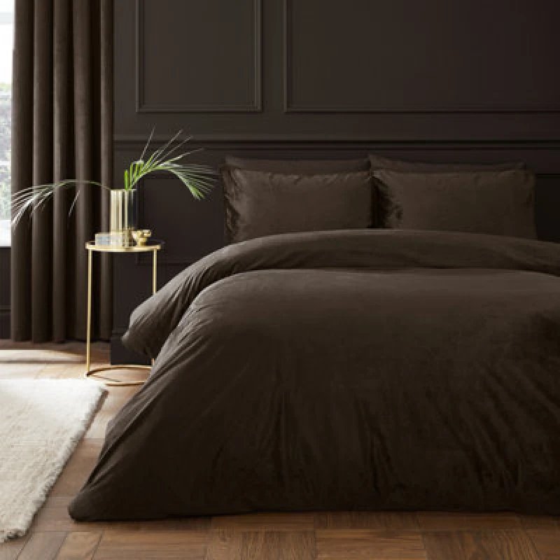 Image of Catherine Lansfield Kingsley Soft Matt Velvet Double Duvet Cover Set With Pillowcases Chocolate