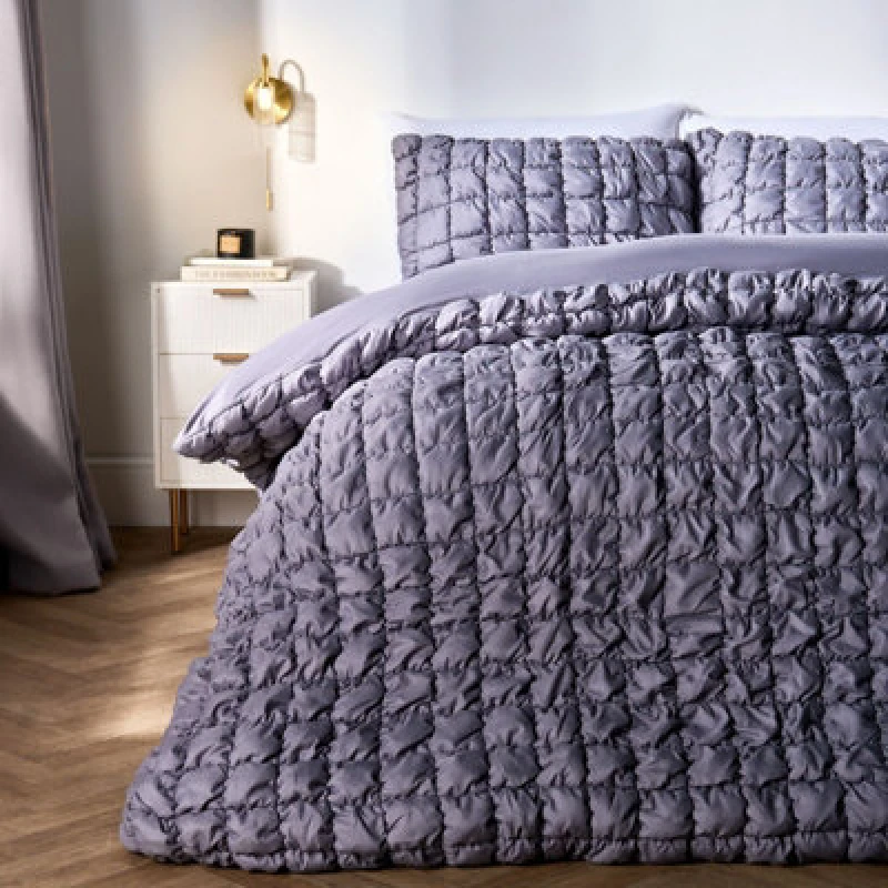 Image of OHS OHS Filled Seersucker Duvet Cover with Pillowcase Bedding Set in Grey Size: Double Grey Double Unisex 5027434221721